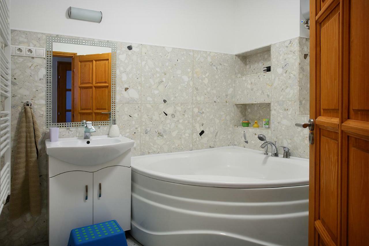 Ecomfort Apartment Kecskemét Exteriör bild